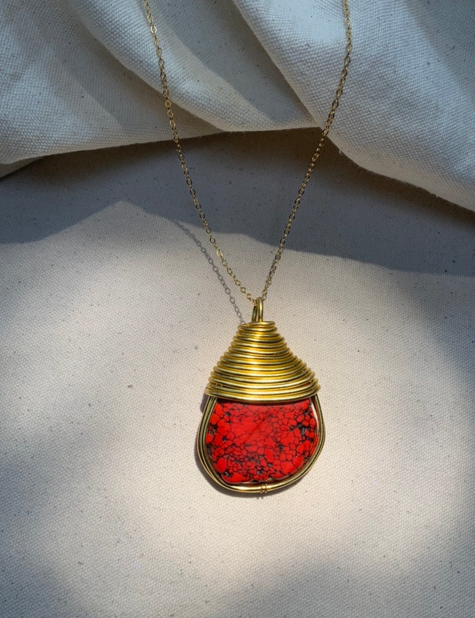 Red magnesite large necklace